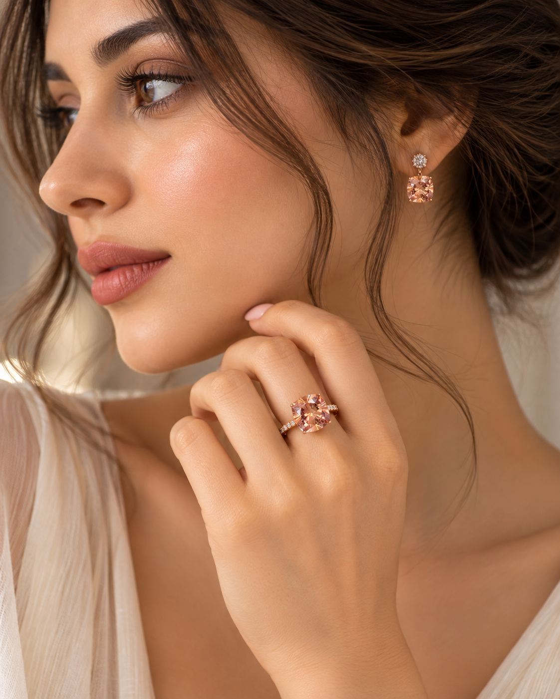 1.16 ct Cushion sapphire – lifestyle