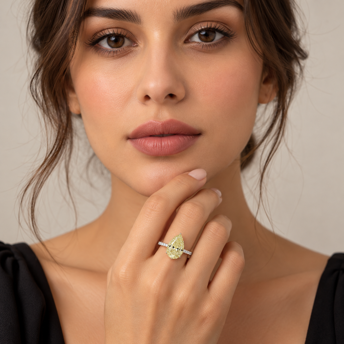 0.15 ct Pear natural diamond – lifestyle