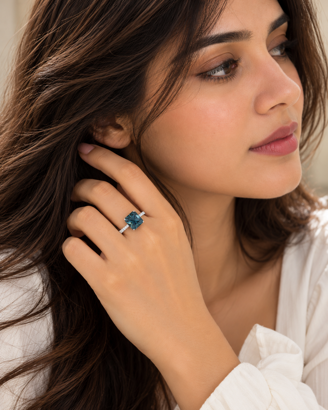 1.00 ct Radiant sapphire – lifestyle