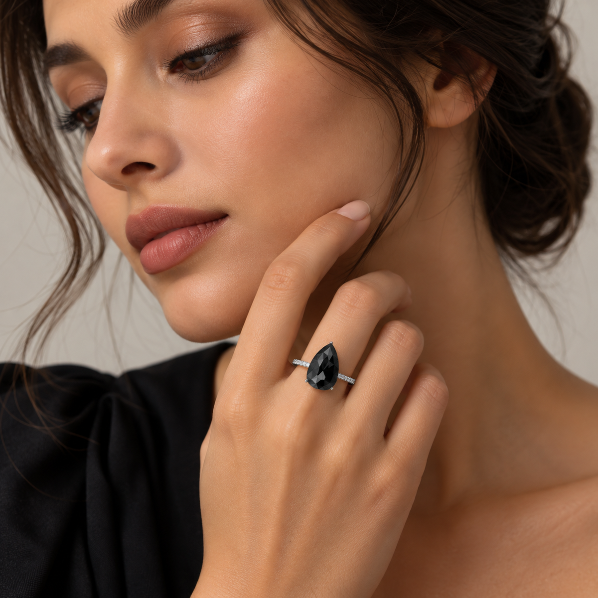 0.83 ct Pear natural diamond – lifestyle