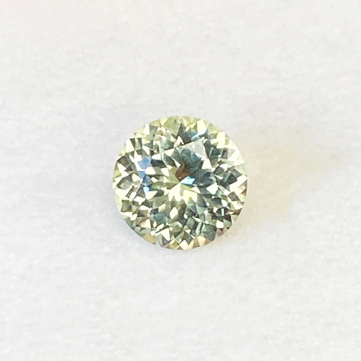 1.28 ct Round sapphire