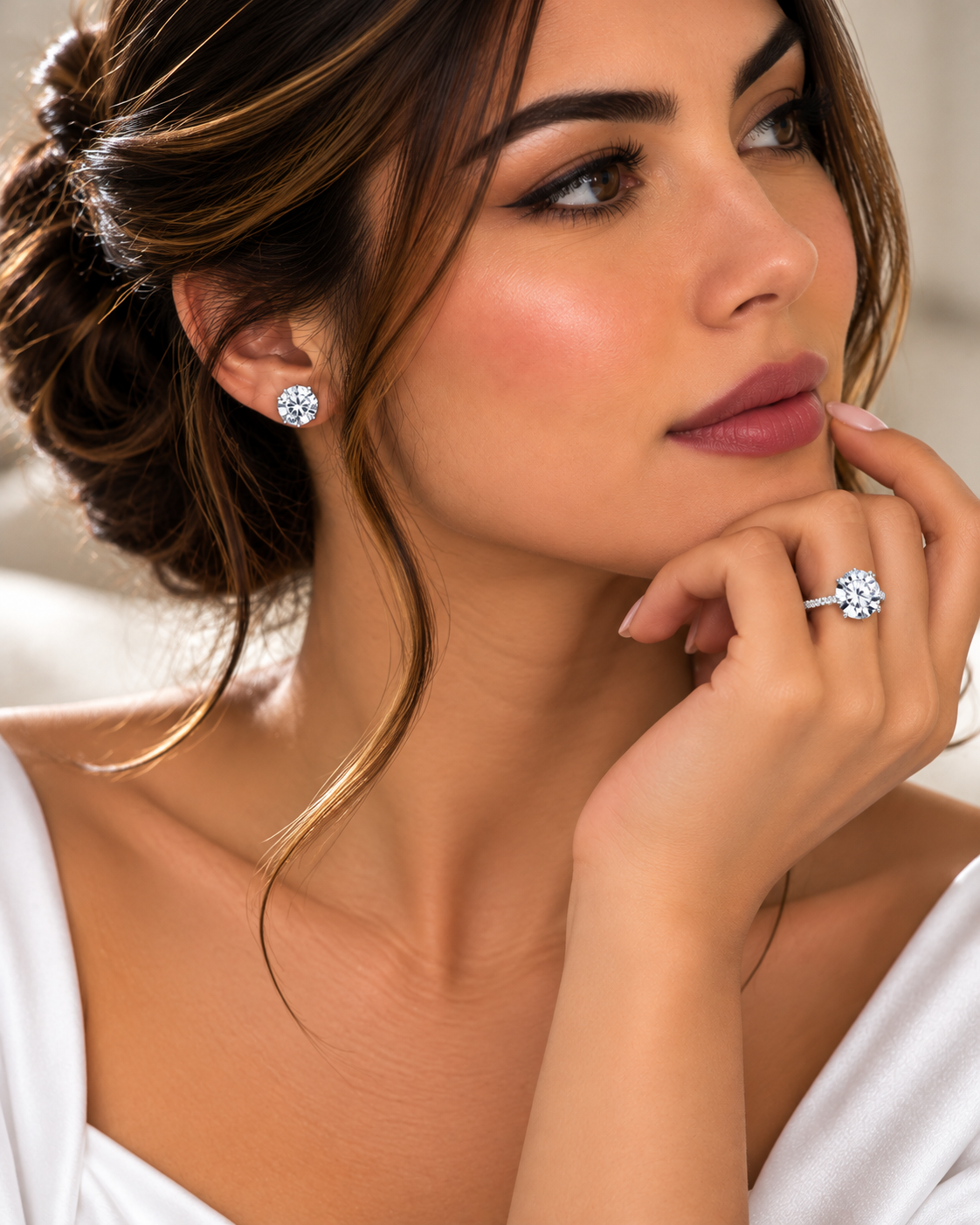 3.02 ct Round natural diamond – lifestyle